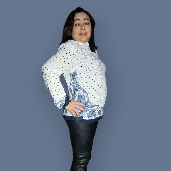 Suzy Shier Boxy White and Blue Long Sleeve Blouse - Picture 2 of 11